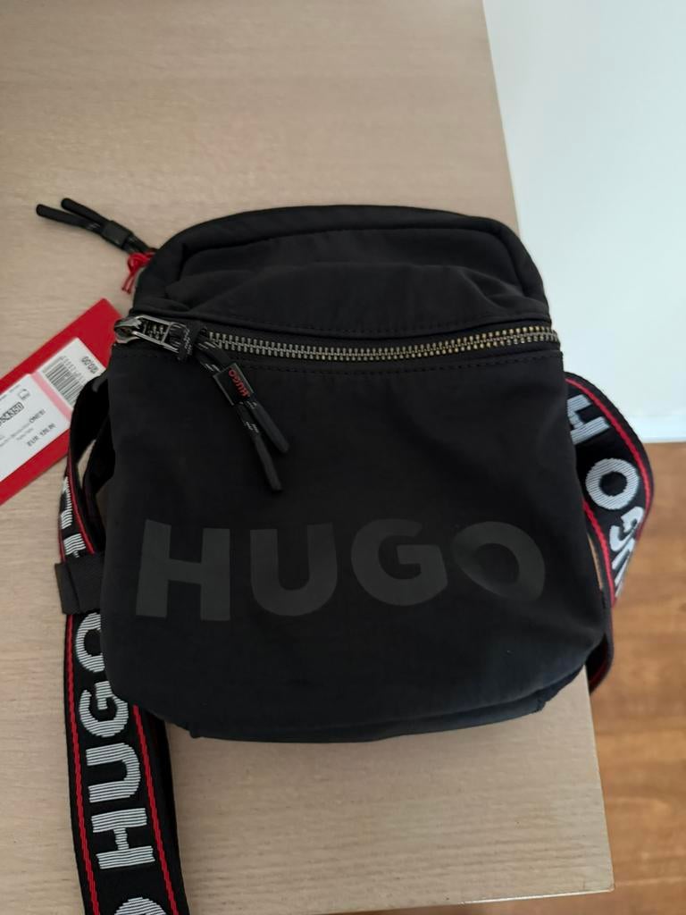 Sacoche Hugo Boss, Bijoux, Sacs & Beauté, Enlèvement ou Envoi, Comme neuf, Noir, Autres marques