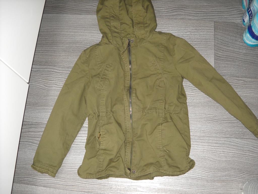 zomer-tussenseizoen jas 110-116-mooie staat-1 euro, Enlèvement, Comme neuf, Fille, Manteau