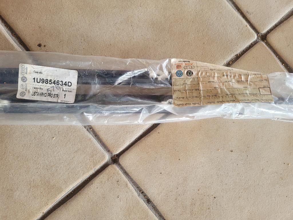 Couvre-joint / Moulure de Toit Droite Škoda OCTAVIA I NEUF, Enlèvement, Neuf, Skoda