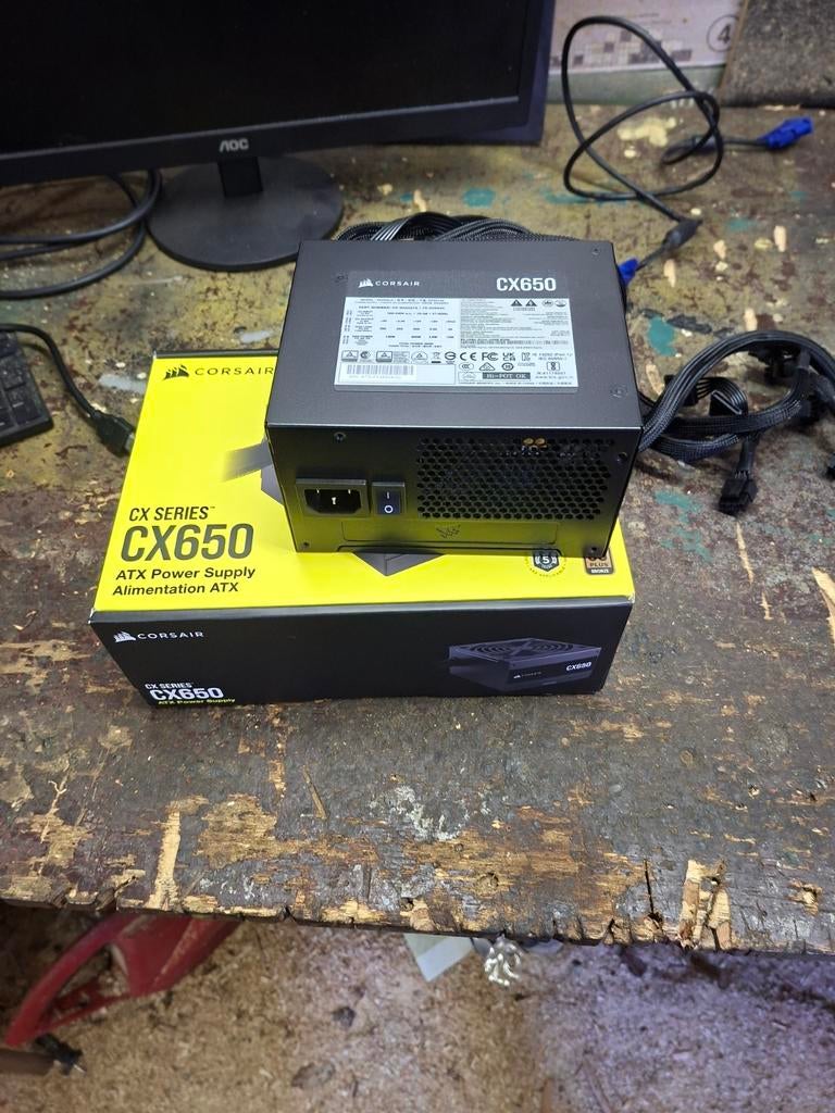 CORSAIR CX650 NOUVELLE, Ophalen of Verzenden, Zo goed als nieuw