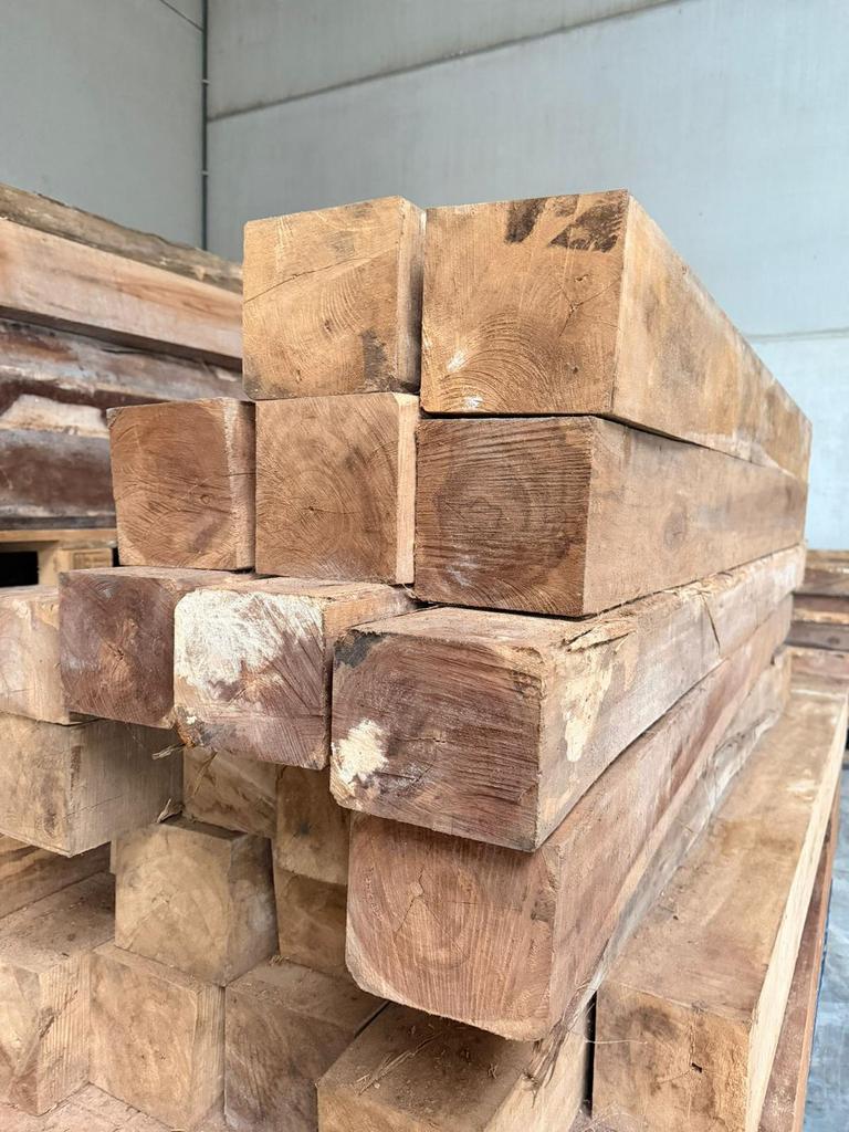 Gros lot bois exotiqueTeck, Mélina, Laurier21 m³ Prix lot, Enlèvement ou Envoi, Comme neuf, Poutres, Bois dur