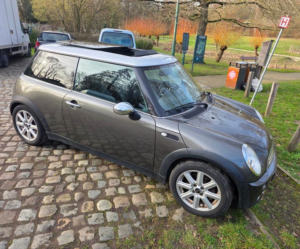 Mini Cooper boite automatique, Autos, Mini, Cuir, Argent ou Gris, Achat, Carnet d'entretien