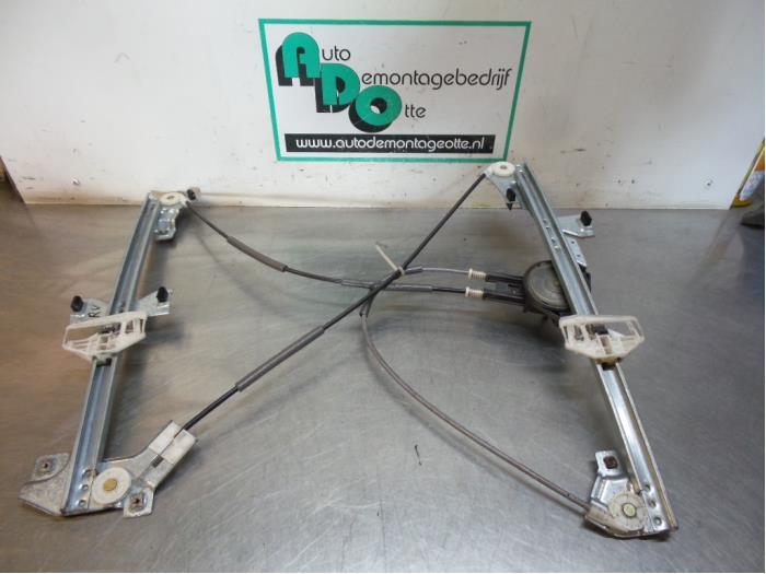 Ruitmechaniek 2Deurs rechts-voor van een Peugeot Partner (Pa, Gebruikt, -, -, Ophalen of Verzenden