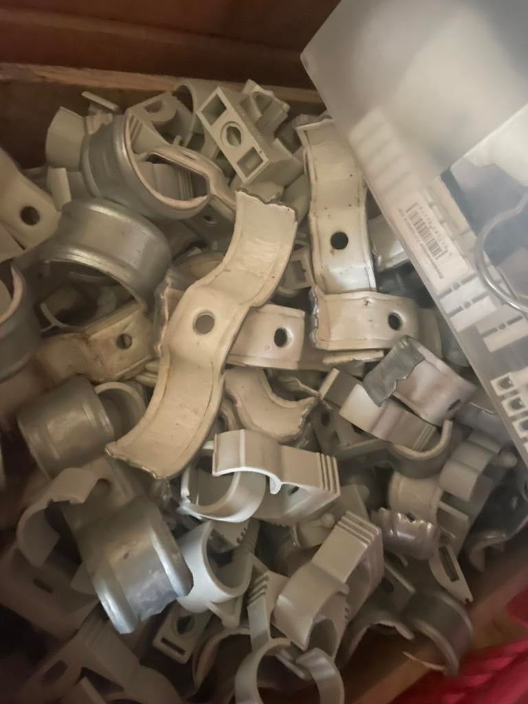 Lot de matériel de fixation pour chauffage, Bricolage & Construction, Quincaillerie & Fixations, Neuf, Autres types, Enlèvement