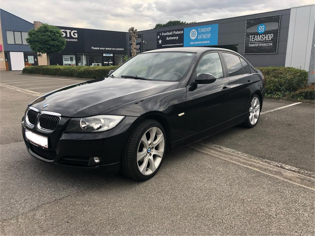 Bmw e90 318i +-185.000km, Autos, Euro 5, Achat, Apple Carplay, 700 kg