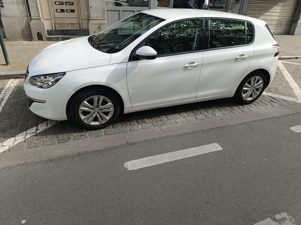 Peugeot 308 1.2 puretech essence 2015 climatisation GPS, Autos, Peugeot, Euro 5, Achat, Boîte manuelle, 5 portes