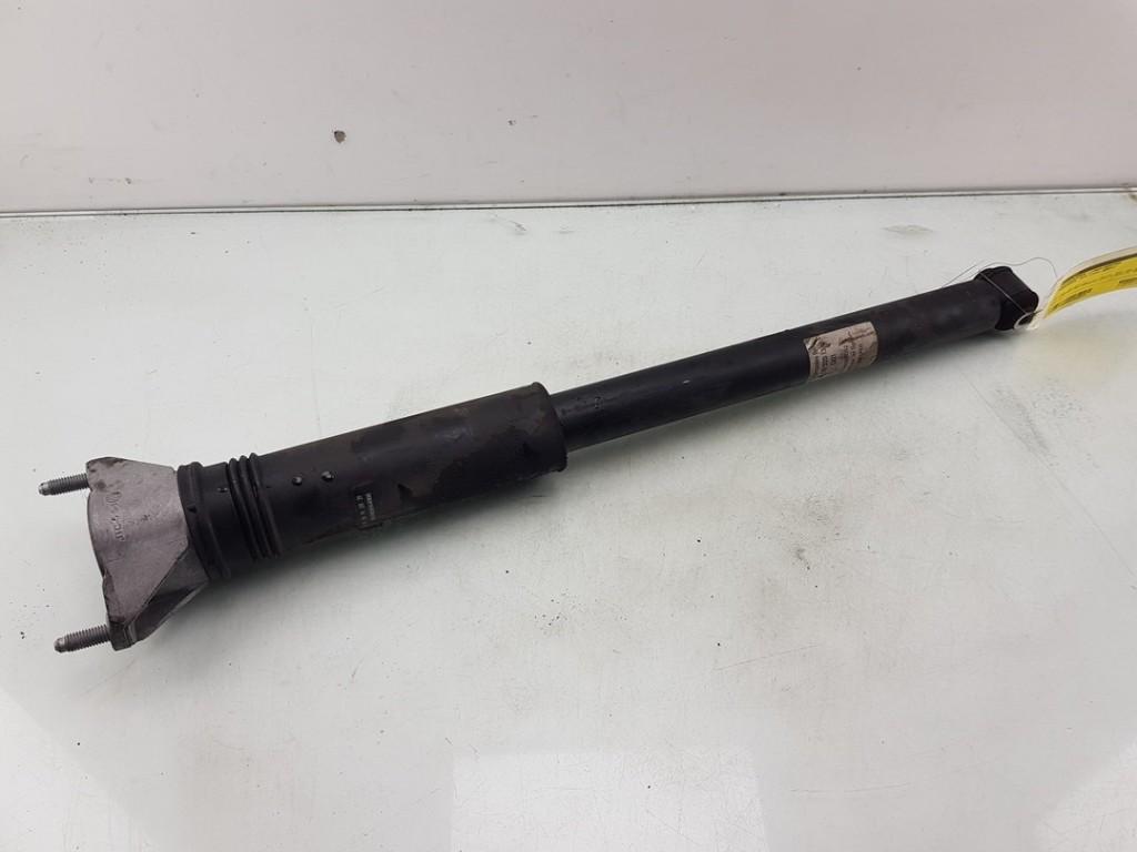 SCHOKBREKER LINKS ACHTER CLA Shooting Brake (118.6), Dhr. J. Ham, Gebruikt, Mercedes-Benz, Administratie@autoham.nl