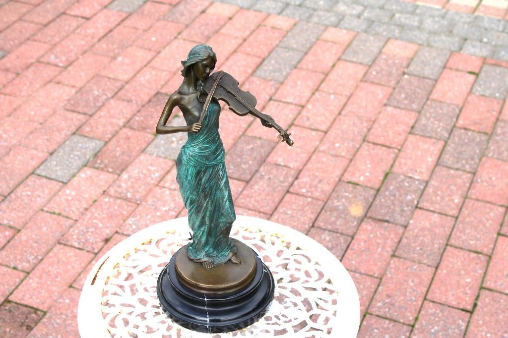 femme au violon en bronze patiné et signé , KASSIN, Enlèvement ou Envoi, Bronze