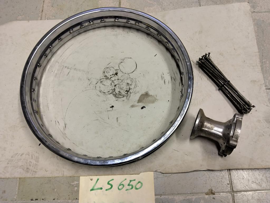 suzuki savage 650 ls 650 voorwiel velg om te herspaken, Motos, Enlèvement ou Envoi, Utilisé