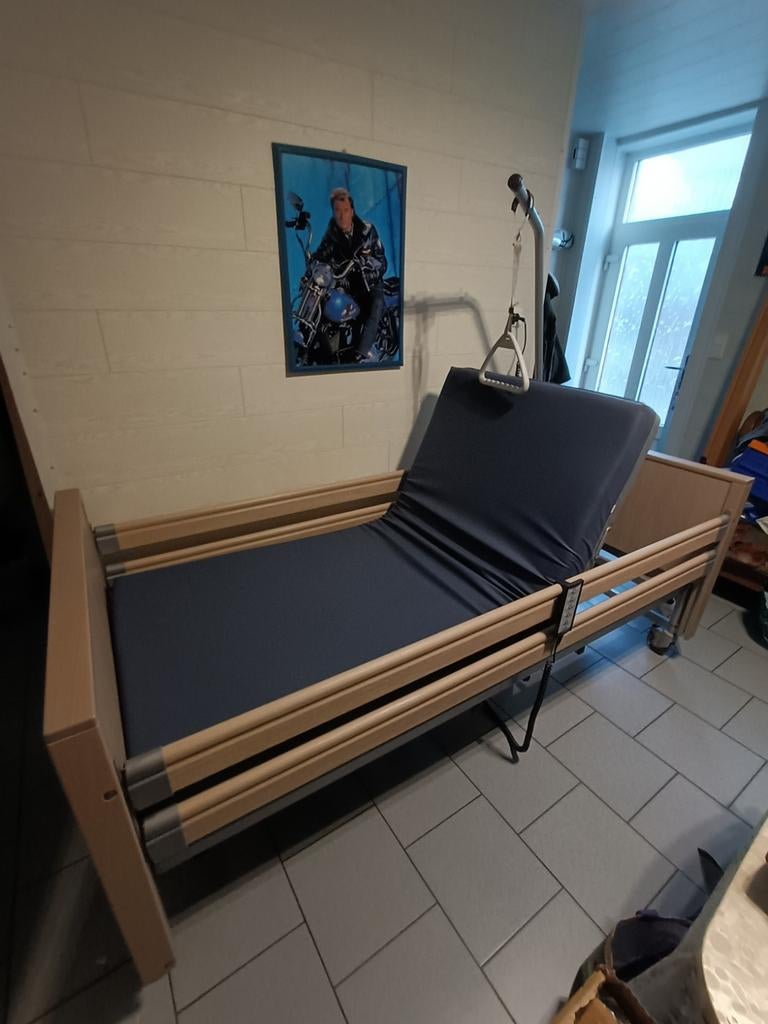 Lit médical médicalisé électrique comme à l'hôpital (NEUF), Enlèvement