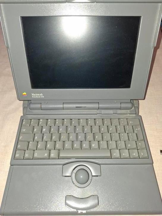 Macintosh PowerBook 145B(met boekjes) – vintage Apple laptop, Computers en Software, Ophalen, Niet werkend, Onbekend, Onbekend