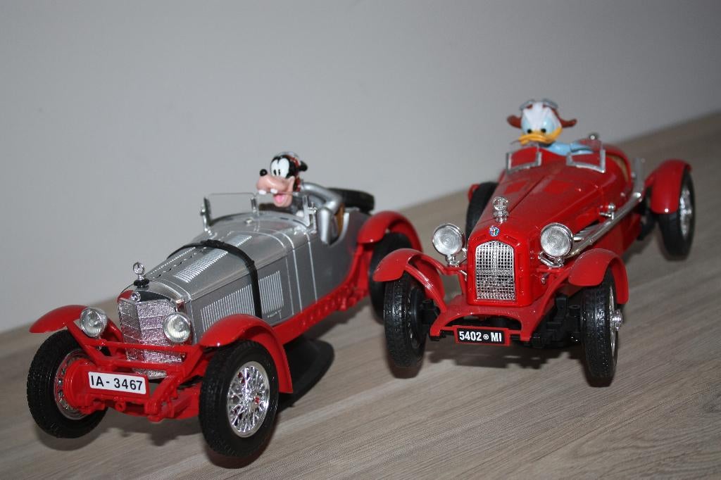 Disney Goofy , Donald ,Burago 1/18 metal schaalmodel 25 cm, Enlèvement ou Envoi, Autres personnages, Comme neuf, Autres types