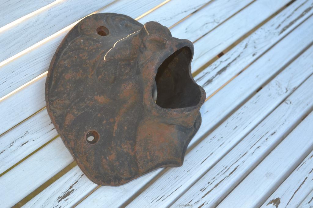 mooie antieke gietijzeren spuwer of uitloop, Tuin en Terras, Ophalen of Verzenden, Gebruikt, Hardsteen, Fontein