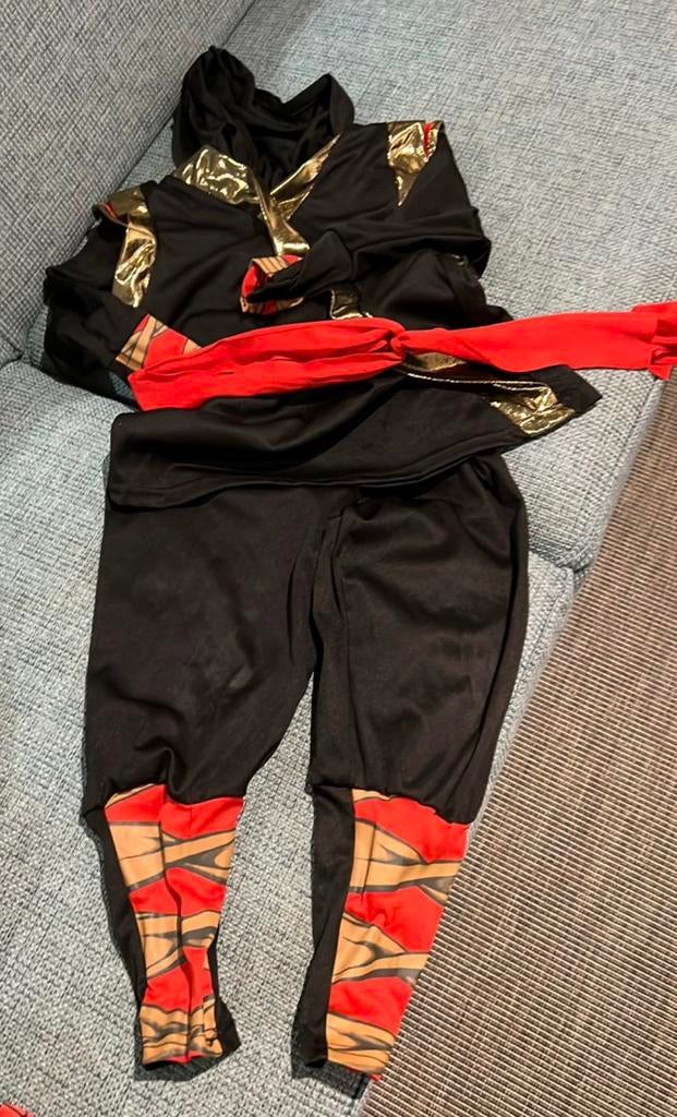 Ninjapak - verkleedpak maat 128-134, Ophalen, Zo goed als nieuw