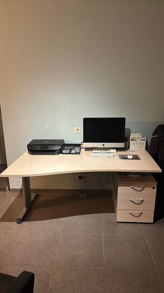 Bureau + gratis bureaustoel, Ophalen, Gebruikt