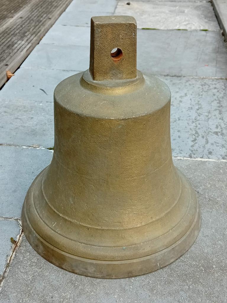 Zeer grote antieke bronzen bel kerk of klooster, Antiek en Kunst, Antiek | Brons en Koper, Ophalen of Verzenden, Brons