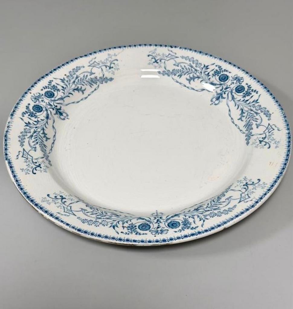 Belle assiette vintage Boch Frères Rubis 33cm décor bleu, Enlèvement ou Envoi