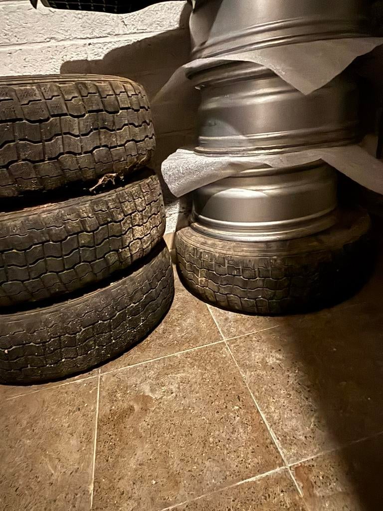 Pneus hiver 185/65/R15, Enlèvement