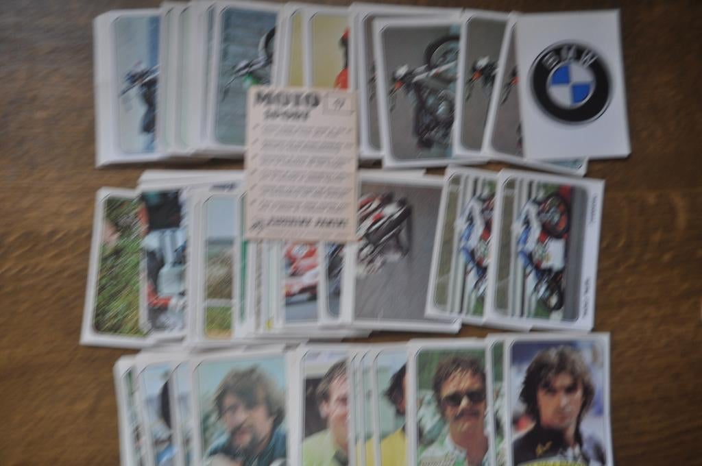 PANINI 104 STICKERS MOTO SPORT, Envoi, Comme neuf, Plusieurs autocollants