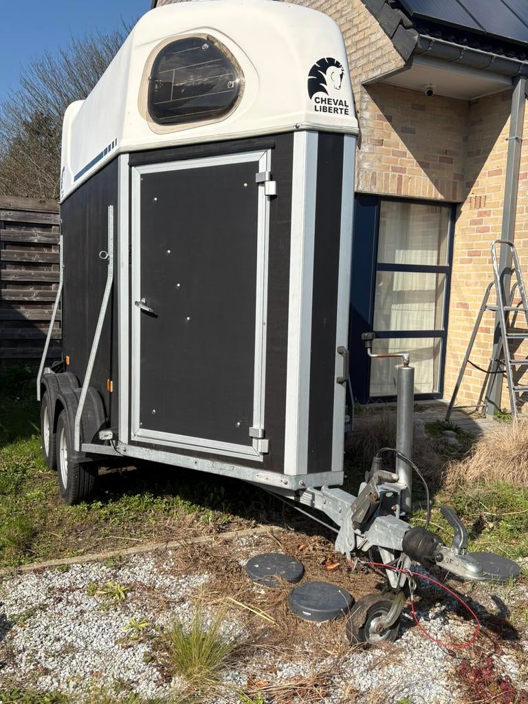 Cheval Liberte 1,5 Paarden Aanhanger, Ophalen, Zo goed als nieuw, Hout, 1½-paards trailer