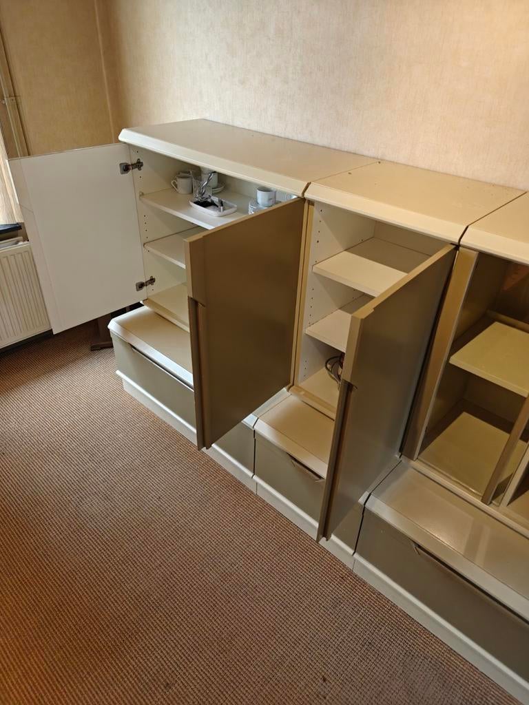 Dressoir, Ophalen