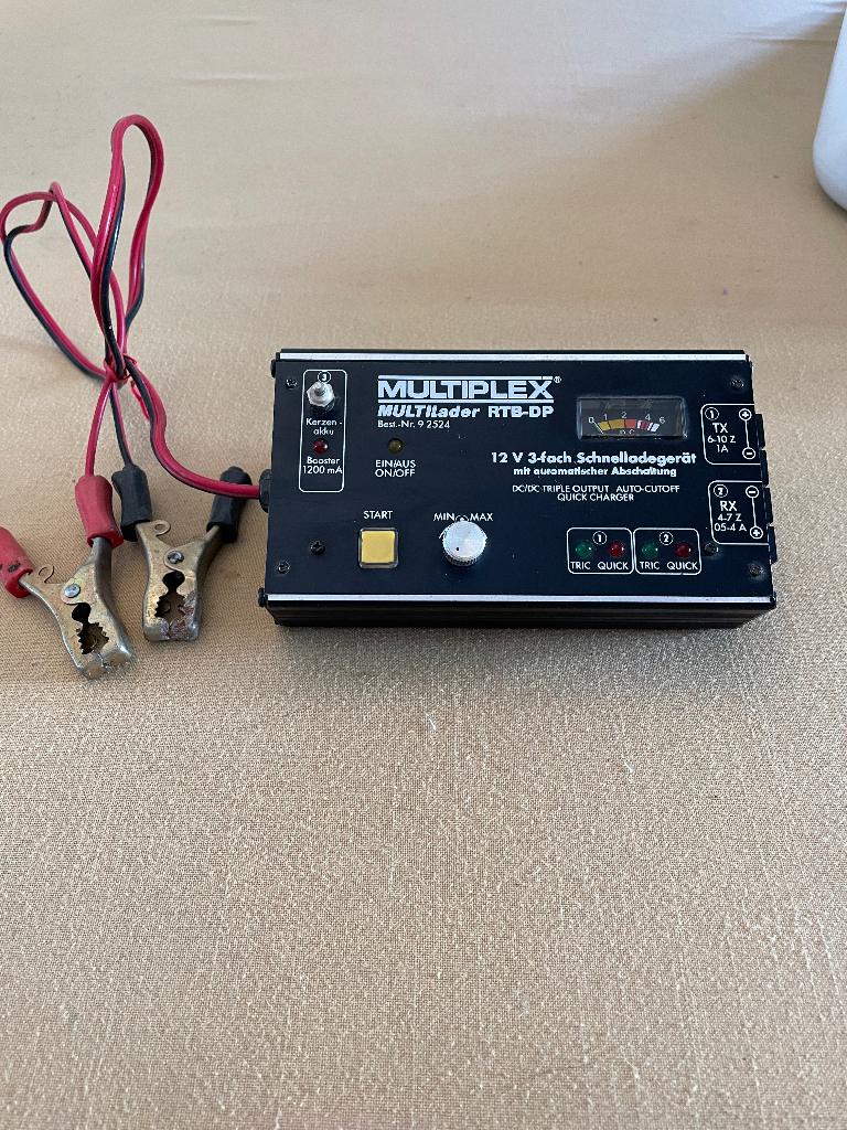 Chargeur 12v rapide sur batterie Airsoft, Sports & Fitness, Accessoires de sport de tir, Utilisé, Enlèvement