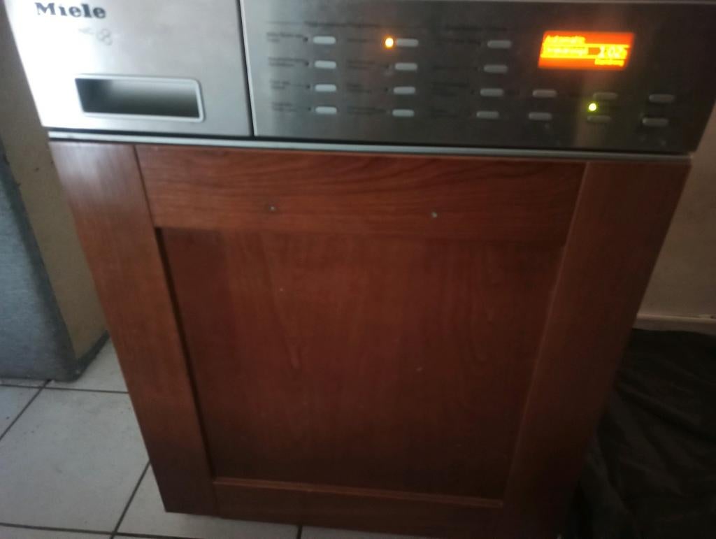 Miele inbouw droogkast, Ophalen