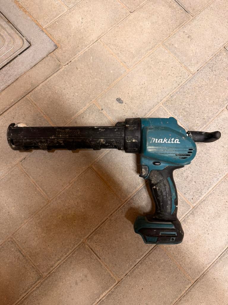 Silicone pomp makita, Doe-het-zelf en Bouw, Gereedschap | Boormachines, Ophalen of Verzenden, Gebruikt