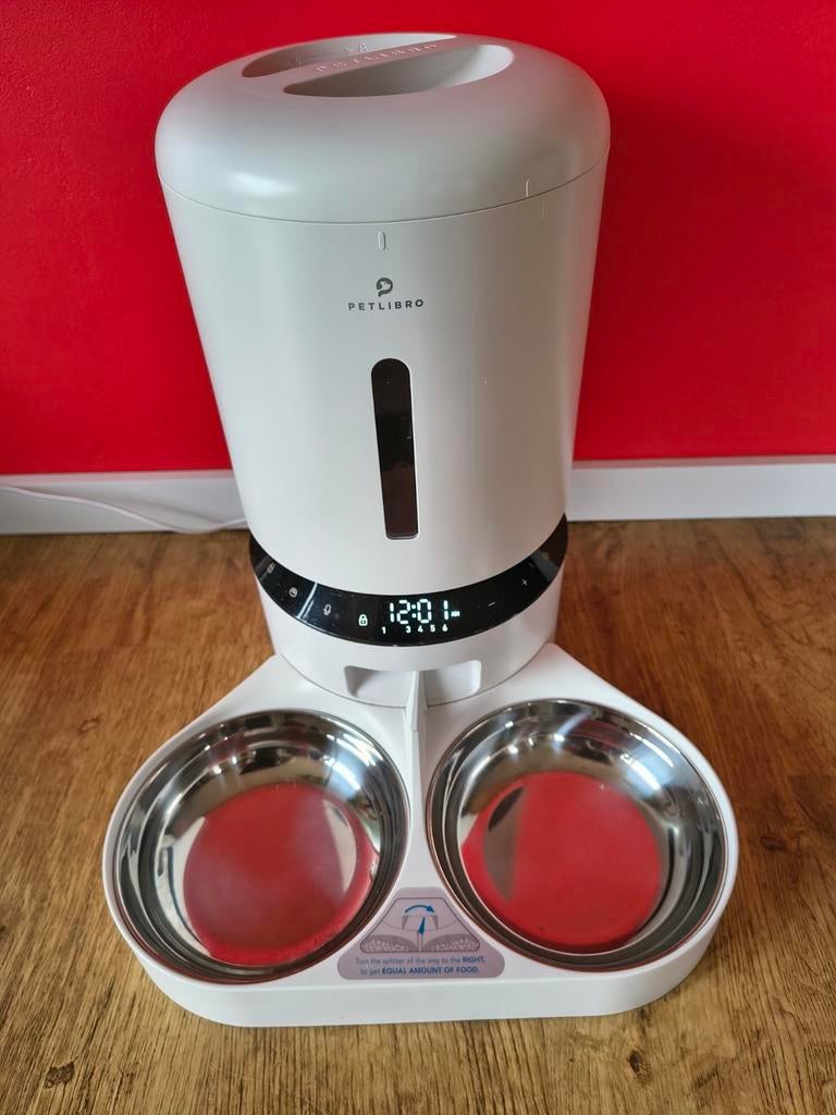 Automatische dubbele voederbak voor honden en katten, Ophalen