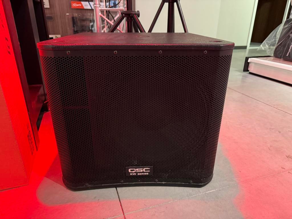 QSC KW181, Autres marques, Subwoofer, Enlèvement, Utilisé
