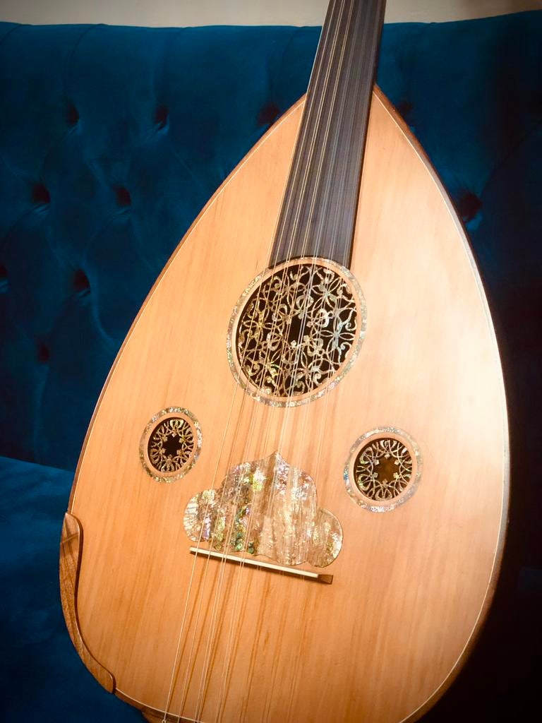 Oud. Oed. Ud. Luit. Lute. Loud.gitaar, Muziek en Instrumenten, Blaasinstrumenten | Overige, Ophalen, Zo goed als nieuw