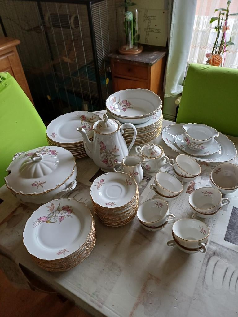 Service porcelaine Thun (68 pièces), Antiek en Kunst, Antiek | Servies compleet, Ophalen
