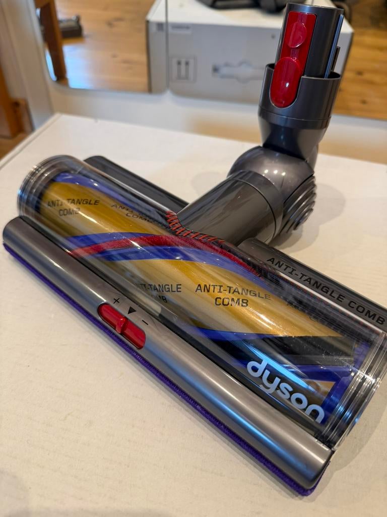 Brosse Dyson neuve et original voir photos édition Gold, TV, Hi-fi & Vidéo, Barres de son, Enlèvement ou Envoi, Neuf