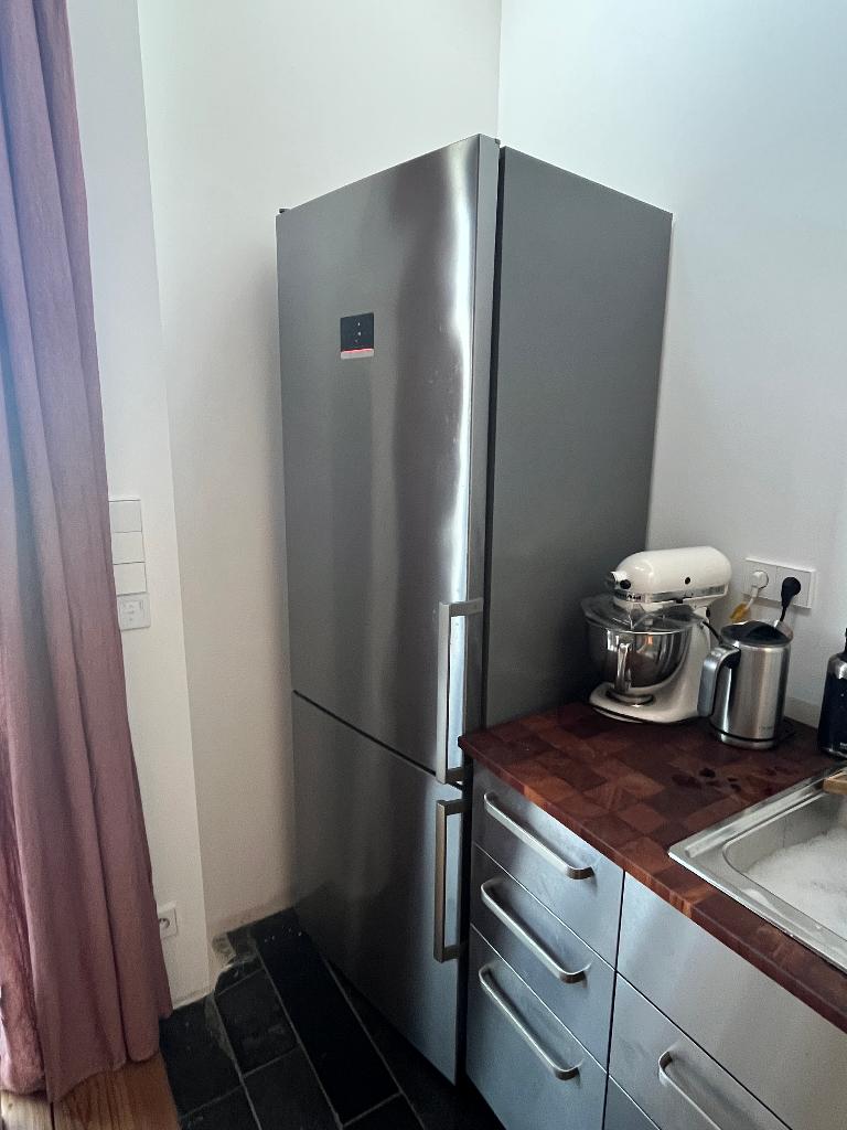 Frigo combiné Bosch - presque neuf - 203x70cm, Avec compartiment congélateur, 160 cm ou plus, Enlèvement, Utilisé
