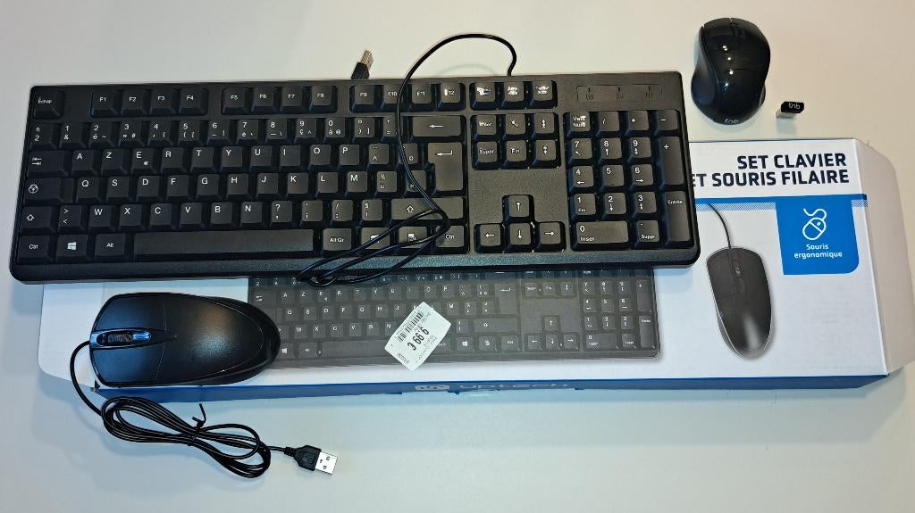 Lot clavier + souris avec fil + souris sans fil.Neufs., Computers en Software, Toetsenborden, Ophalen, Azerty, Nieuw, Draadloos