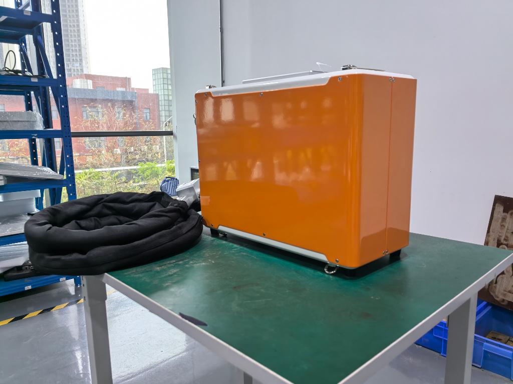 Nettoyeur - décapeur laser fibre 200W, Enlèvement