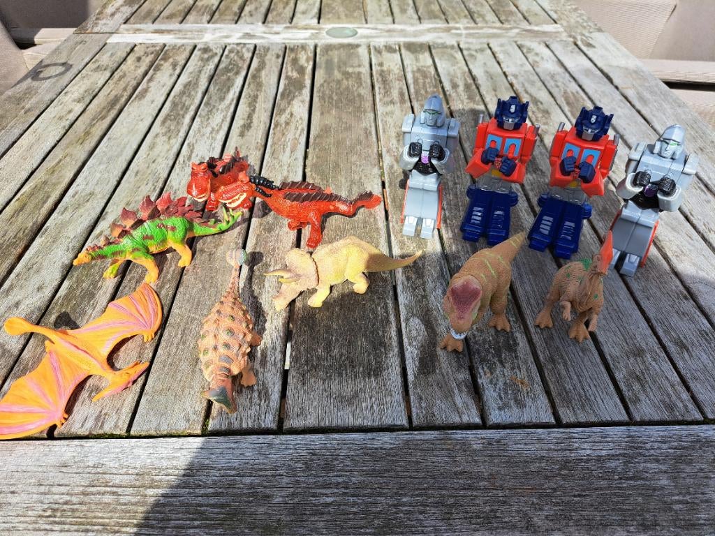 Set dino's en robots, Ophalen, Zo goed als nieuw