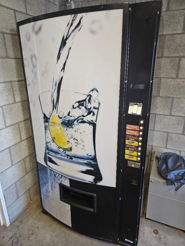 Frisdrankautomaat, Ophalen, Gebruikt