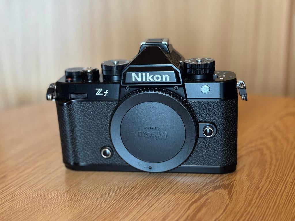 Nikon ZF (nieuwstaat) + grip + 2 batterijen + originele doos, Ophalen of Verzenden, Zo goed als nieuw, Nikon