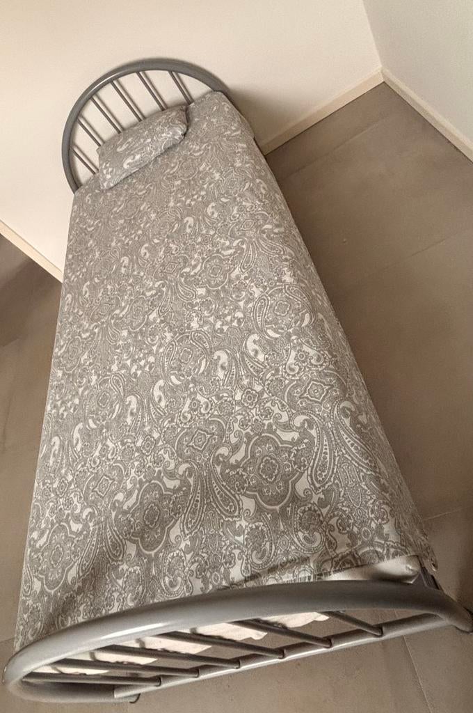 Lit simple + matelas pour adultes et enfants 90x200, Maison & Meubles, Chambre à coucher | Lits, Enlèvement, Utilisé, Métal