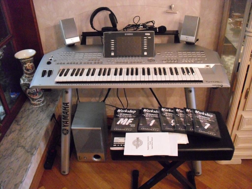 Tyros 2 zo goed als nieuw!! Volledig pakket!!, Muziek en Instrumenten, Keyboards, Ophalen, Zo goed als nieuw, Yamaha, Midi-aansluiting