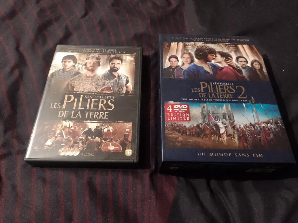 A vendre en coffrets DVD intégral Les piliers de la terre, Enlèvement ou Envoi, Drame, Coffret, Comme neuf