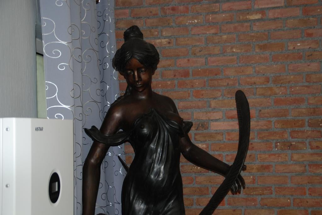groot  klassiek  bronzen beeld vrouw, Ophalen, Brons