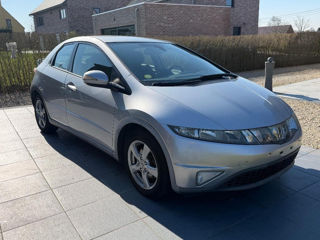 Honda Civic 1.4i 168000km Avec contrôle et garantie !!!, Autos, Argent ou Gris, Achat, 139 g/km, https://public.car-pass.be/vhr/8dec2970-71f8-45e3-ba7e-f896b5fd2519