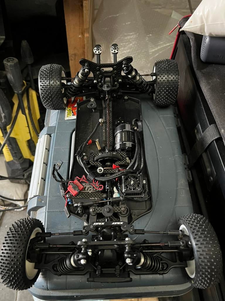 Xray XB4 23', Hobby en Vrije tijd, Modelbouw | Radiografisch | Auto's, Ophalen of Verzenden