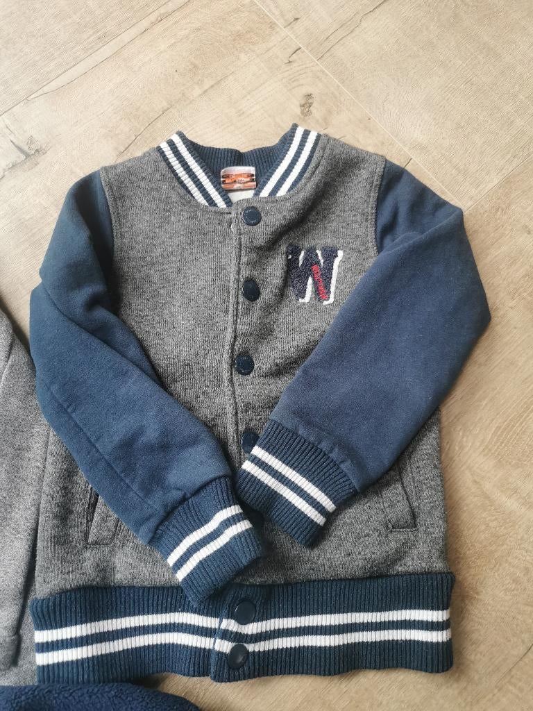 Veste gilet 4-5ans, Garçon, Pull ou Veste, Comme neuf, Enlèvement