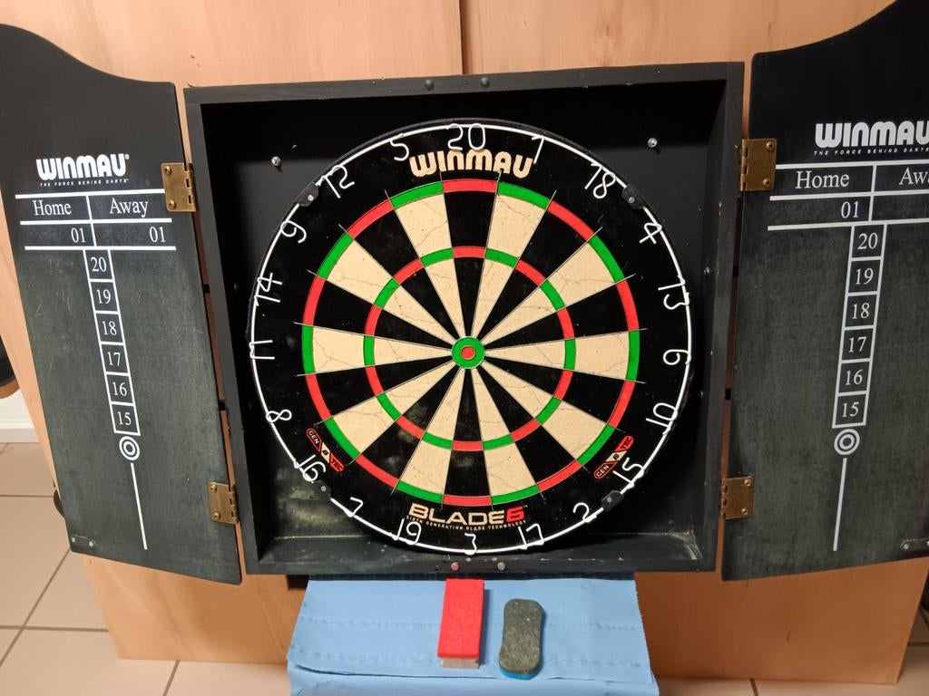 Jeu de fléchettes Winmau Blade 6., Enlèvement, Cible de fléchettes