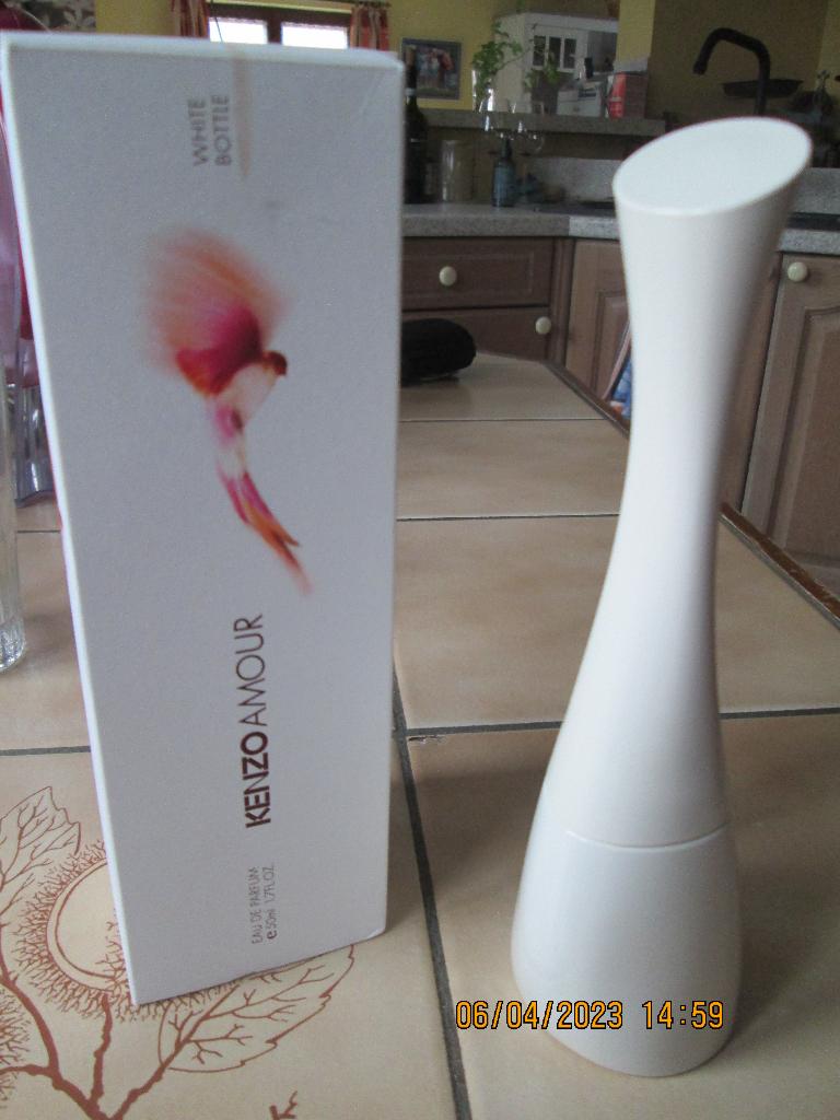 Eau de parfum « KENZO Amour » bouteille vide, Collections, Parfums, Utilisé, Bouteille de parfum, Enlèvement