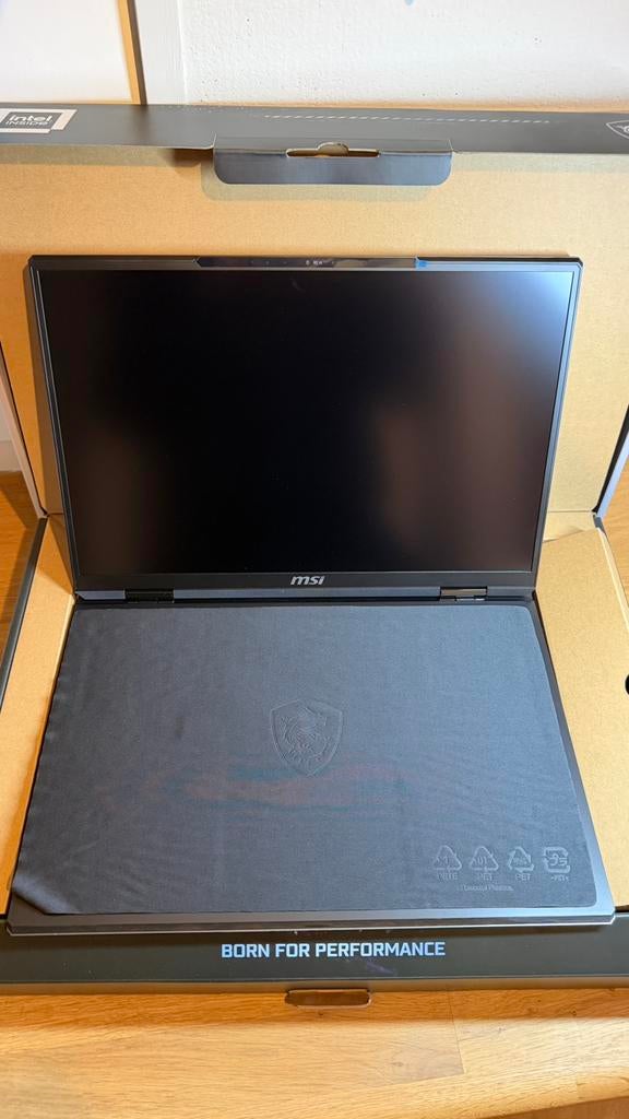 MSI Vector 18 HX AI - RTX 5080 - Ultra 9 - Neuf, Informatique & Logiciels, Ordinateurs portables Windows, Neuf, 17 pouces ou plus