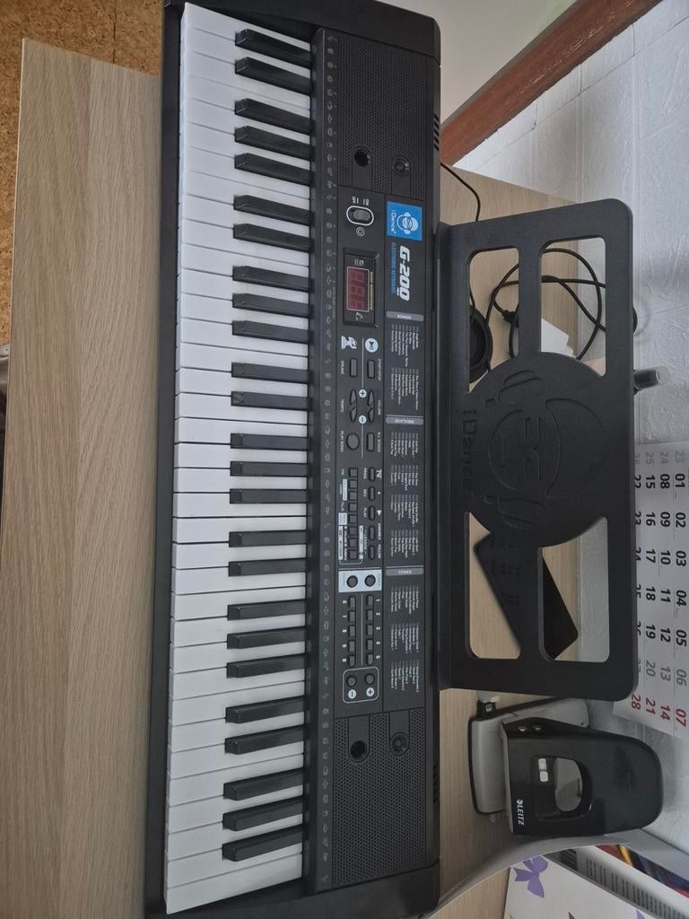 Electronic keyboard g-200 MK2, Musique & Instruments, Claviers, Enlèvement ou Envoi